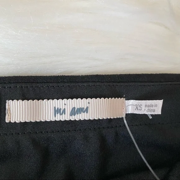 Mi Ami Francesca’s Floral Embroidered Skirt - Picture 6 of 9